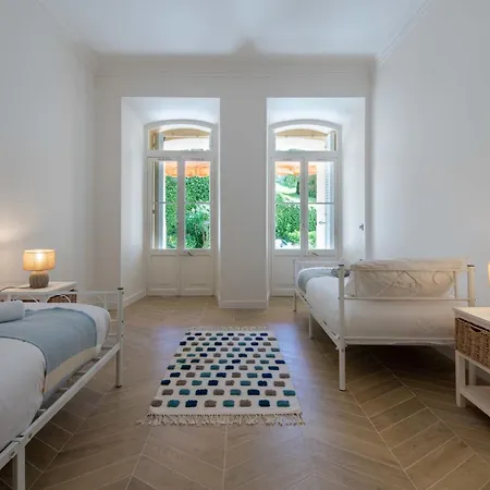 Garden-level In Bourgeois Near Croisette & Beaches *